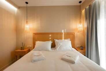 מלון דירות Trinity Design Suites