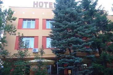 Family Hotel Familya