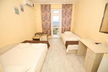 Family Hotel White House