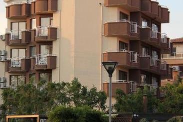 בית מלון כפרי Coral