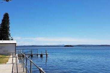צימר The Entrance Backpackers