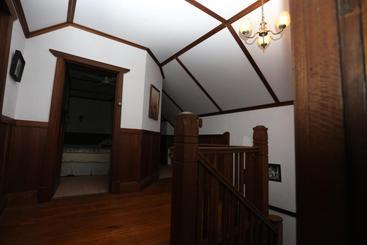 Colwyn House Bed & Breakfast & Stable Cottage