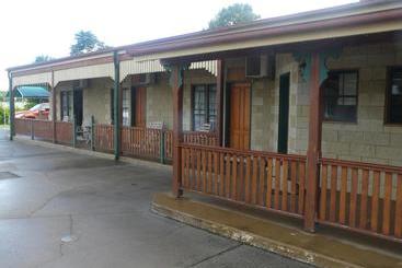 Curtain Fig Motel