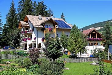 ホテル Garnì Lasteis B&b   Apartments