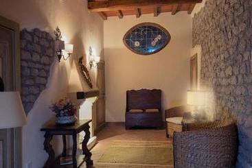 تختخواب و صبحانه La Meridiana Relais