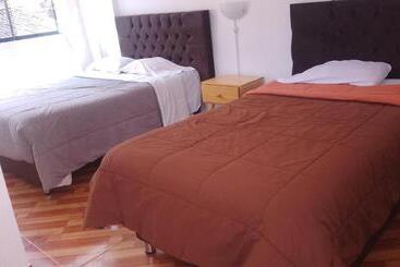 فندق Hostal Festival