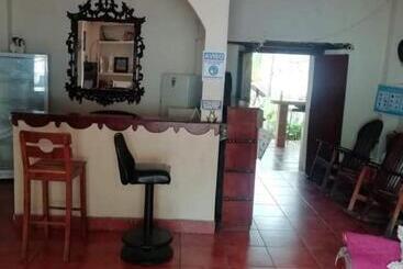 بنسيون D  All Leon Hostal