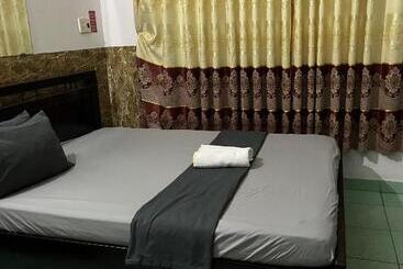 هتل Khách Sạn Hoàng Bảo Hùng