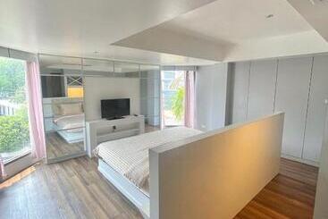 Hotel Ocean Breeze Inn   Beach Front