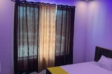 هتل Gorakhnath Guest House