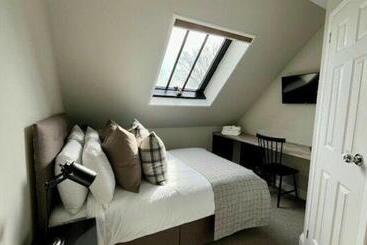 酒店 The Pavilion Bisley