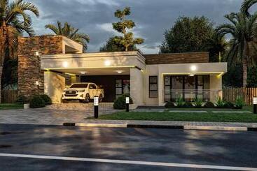 פנסיון Ka Lindo