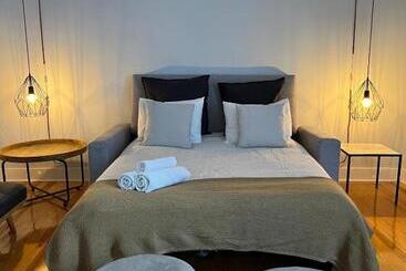 پانسیون Lindo Quarto Com Varanda No Centro De Lisboa