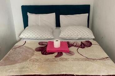 پانسیون Ludinz Guest House & Self Catering