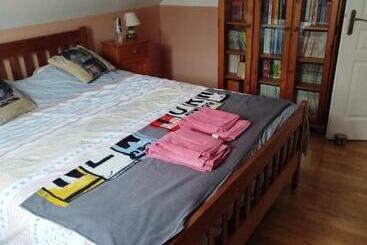 צימר Chambre Rouge Dans Maison Avec Parking