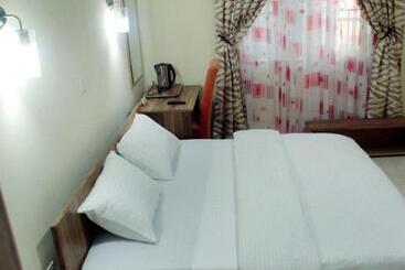 مبيت وإفطار El Elolo