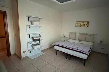 ベッドアンドブレックファースト Menandri