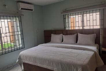 Biddex Lodge & Hotels