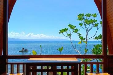 Bunaken 18 Diving Resort And Cafe