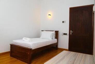 Hotel Crown Regency  Badulla