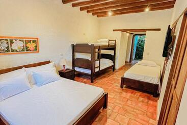 בית מלון כפרי Masaya Achiotte   Family Room   Colombia