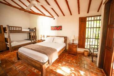 בית מלון כפרי Masaya Achiotte   Family Superior Room   Colombia
