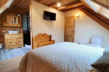 Bed and Breakfast Del Vino Bar à Vin & Guitares