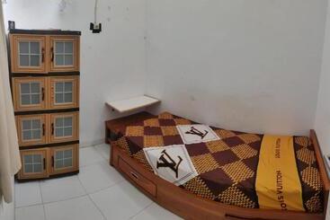 酒店 Penginapan Wanita Putri Salju Hostel Semarang