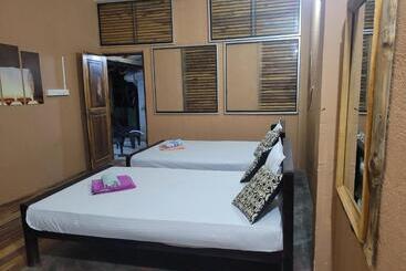 ペンション Neems Forest Guest