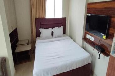 Fabhotel The Luxurie International