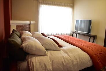 בית מלון כפרי Raven La Paz