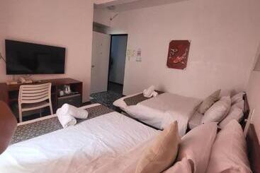 Hotelli Sunvilla Beachfront