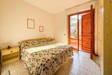 هتل آپارتمان La Manta