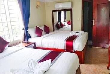 بنسيون Ahha Boutique Kampot