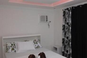 پانسیون Carandangfam Inn