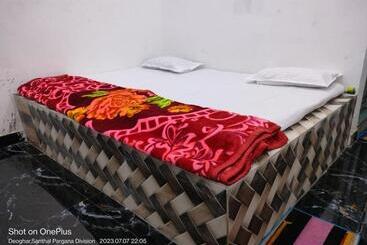 هتل Family Suites By Parinay