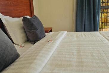 هتل Kaije Country Cottages