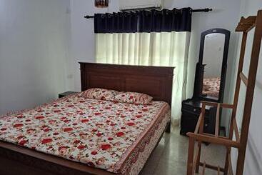 פנסיון Coral House 7