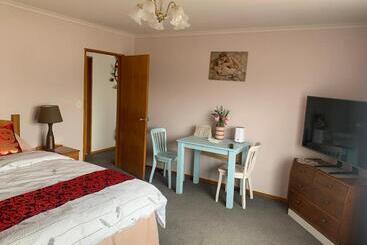 住宿加早餐  Riverdale Cozy Nest