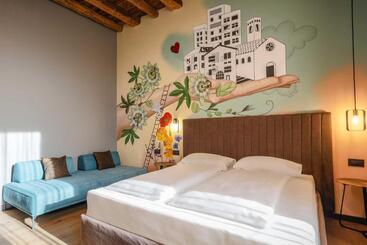 هتل Ar Suites&art