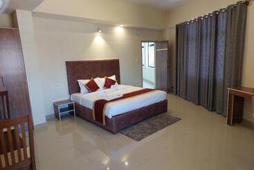 هتل Capital Lodge