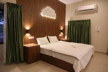 Kandal Theeram Farms