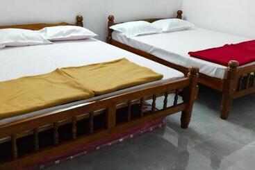 Отель Nest8 Stay