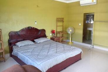 膳宿费 2 Sisters Garden