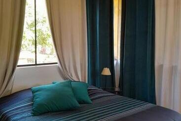 پانسیون Domaine D Avalon