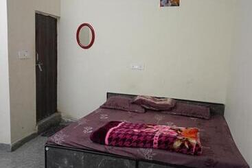 Пансион Radharani Seva Yatra