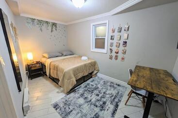 پانسیون Lovely Room At 3 Bedroom Apt At The Heart Of East Village