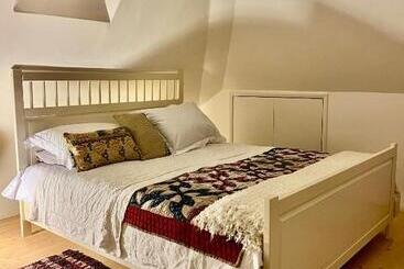 مبيت وإفطار Pluto House