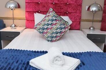 Отель 4 Sisters Inn