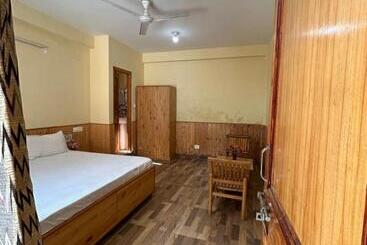 Отель Sidham Hospitality !! Top Rated & Most Awarded Properties In Tricity !!